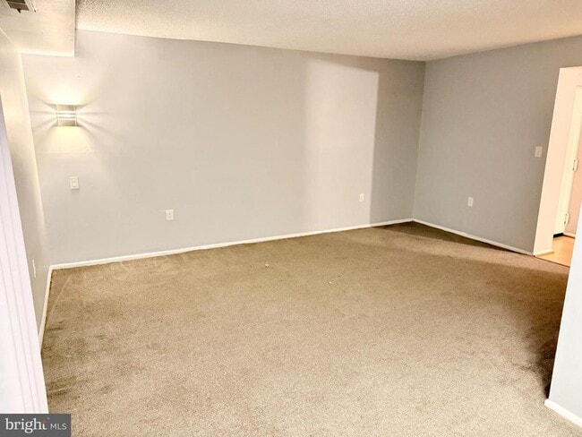 Building Photo - 5 Suntop Ct