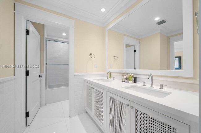 Building Photo - 6831 Sunrise Ct