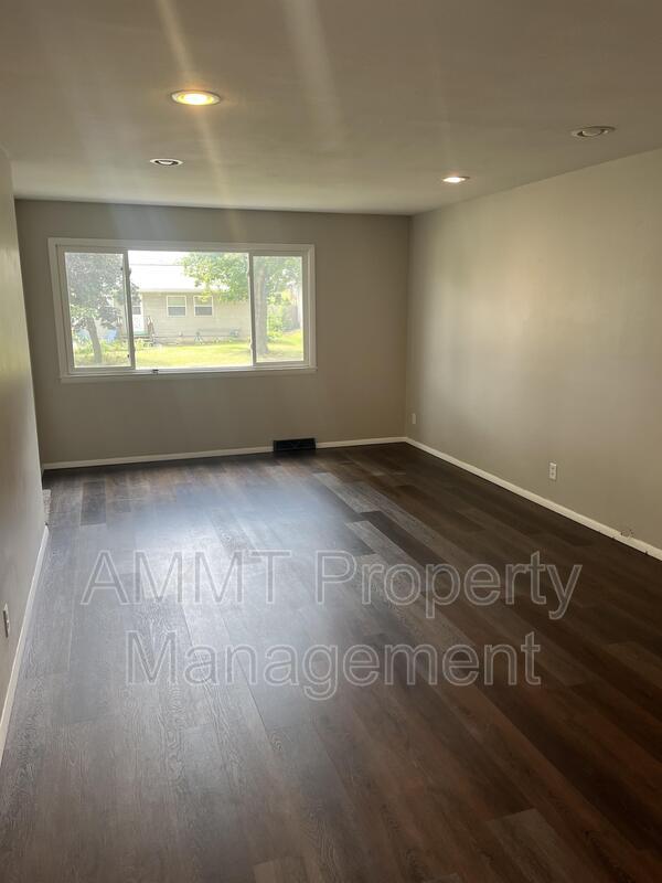 Building Photo - 5250 Harbet Ave NW