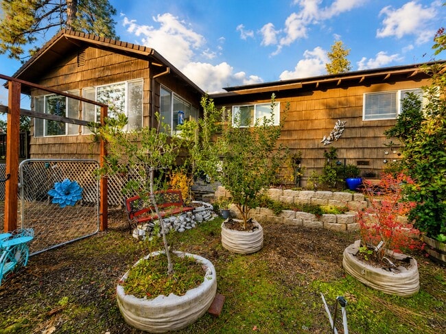 Building Photo - 820 Blue Bell Ct