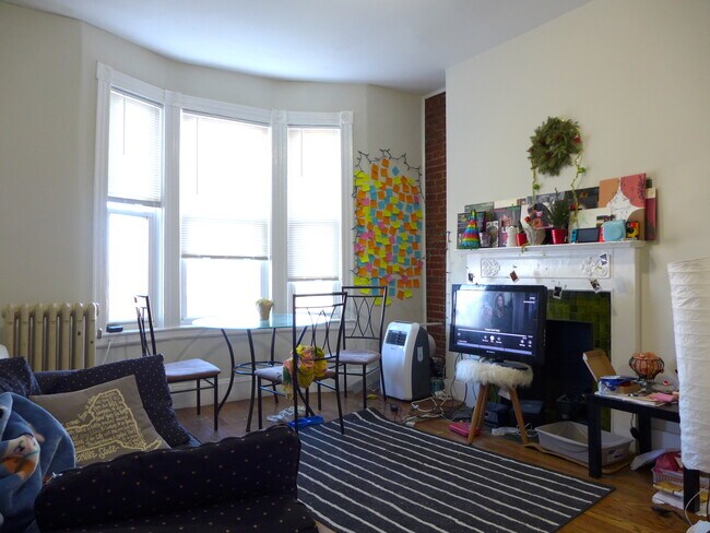 Primary Photo - 11 Linden St