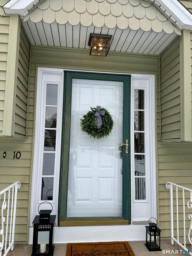 Building Photo - 10 Longview Ln