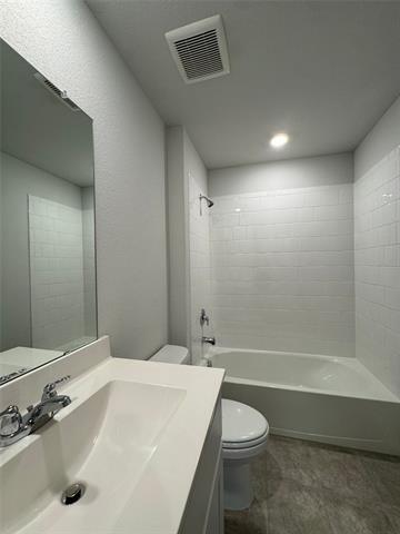 Building Photo - 7948 Oaktown Dr