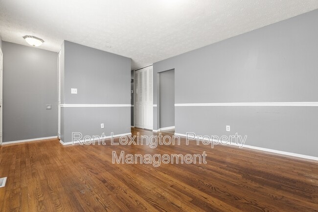 Building Photo - 461 Potomac Dr