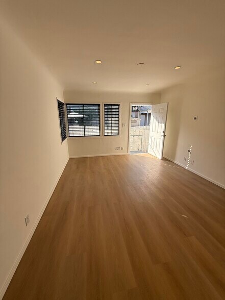 Large remodeled living room - 1543 11th St