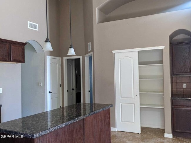 Building Photo - 14657 Spanish Point Dr