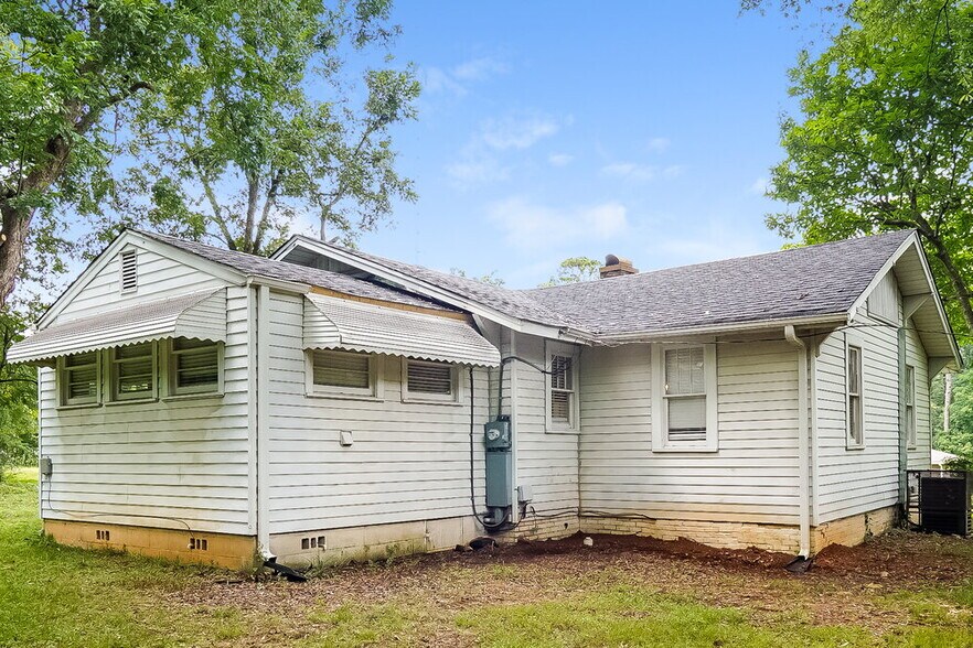 Building Photo - 329 Eastview Blvd