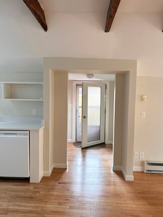 Building Photo - 6-5 5th St