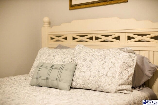 Building Photo - 150 Central Dr