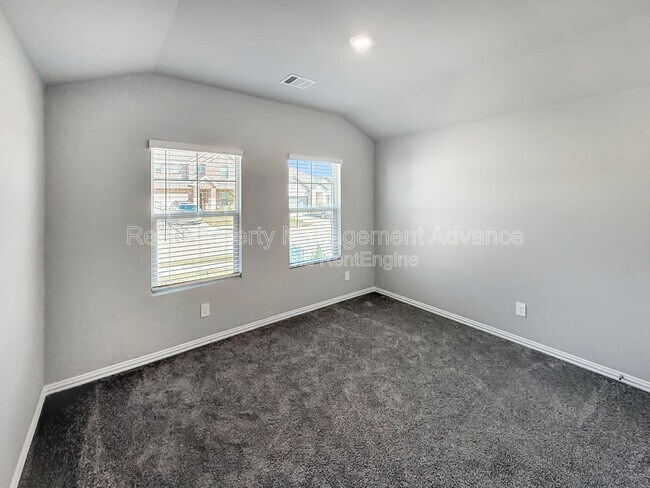 Building Photo - 615 Tribble Dr