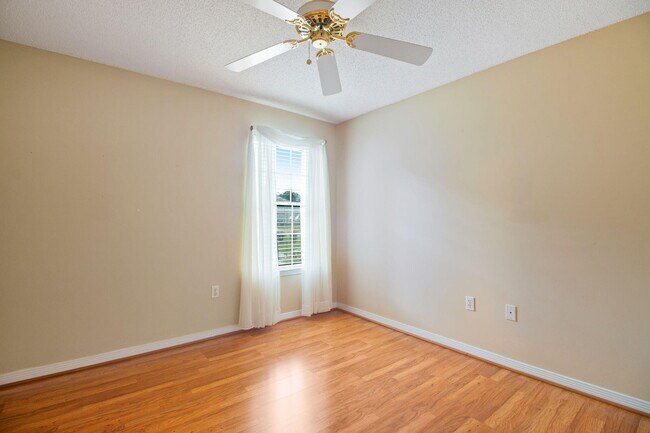 Building Photo - 366 Bay Tree Dr