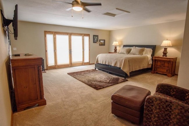 Building Photo - 1821 Raven Ave