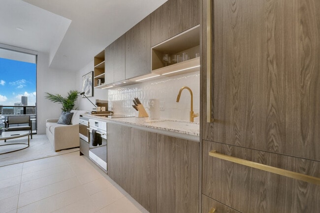 Building Photo - 215 SW 5th Ave