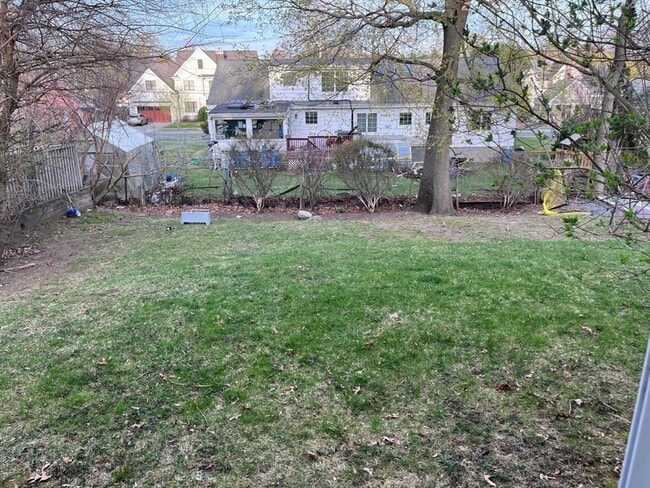 Building Photo - 44-46 Troy Ln