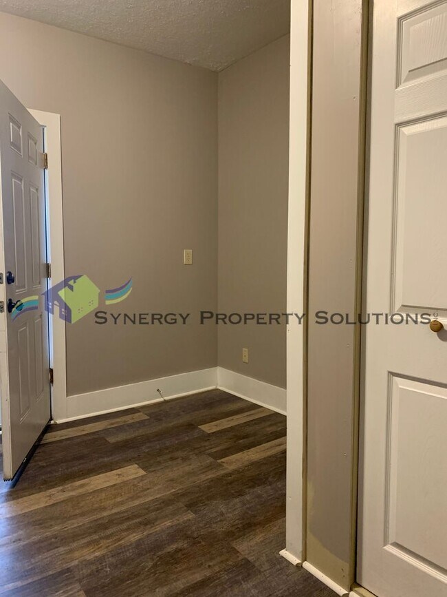 Building Photo - Sturges Ave. 143 - 145