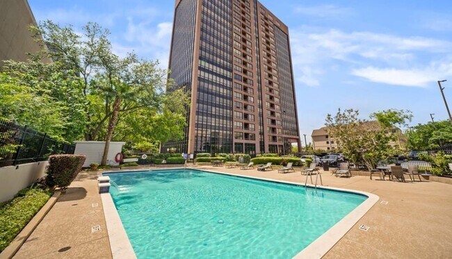 Building Photo - 5150 Hidalgo St