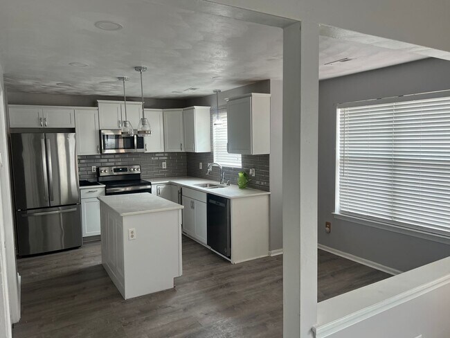 Building Photo - 100 Hillside Ave