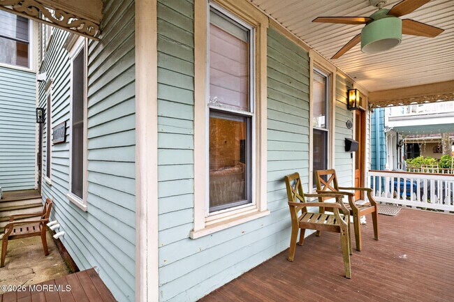 Building Photo - 142 Heck Ave