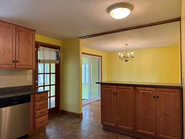 Building Photo - 7 Lee St