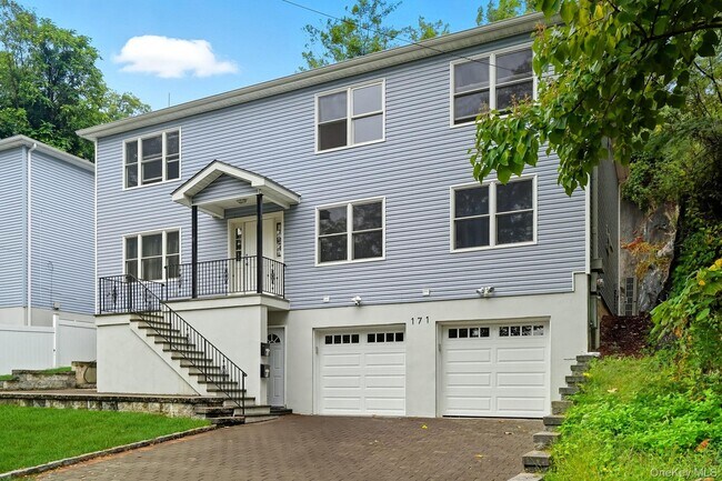 Building Photo - 171 Frederic St