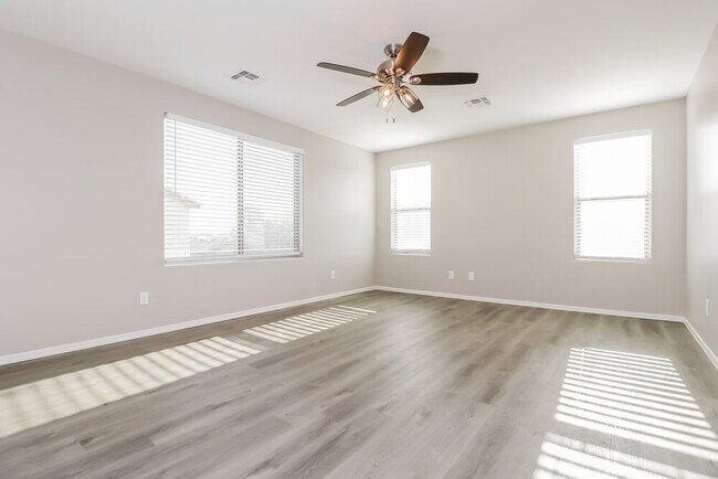 Building Photo - 9111 S 258th Ln