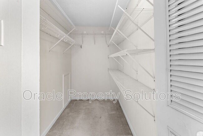 Building Photo - 6634 Dovecote Dr