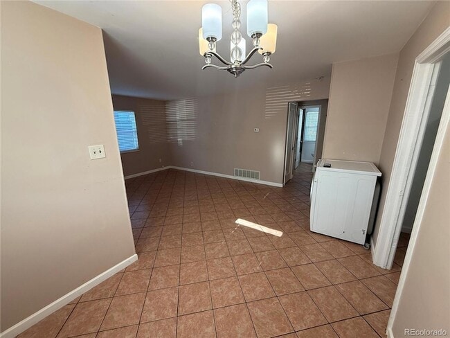 Building Photo - 1349 Kenton St