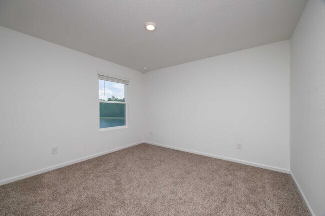 Building Photo - 951 Orellana Rd