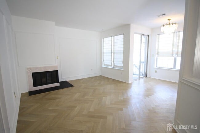 Building Photo - 3011 Cypress Ct