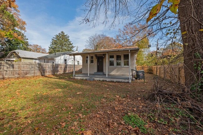 Building Photo - 1323 Columbia St