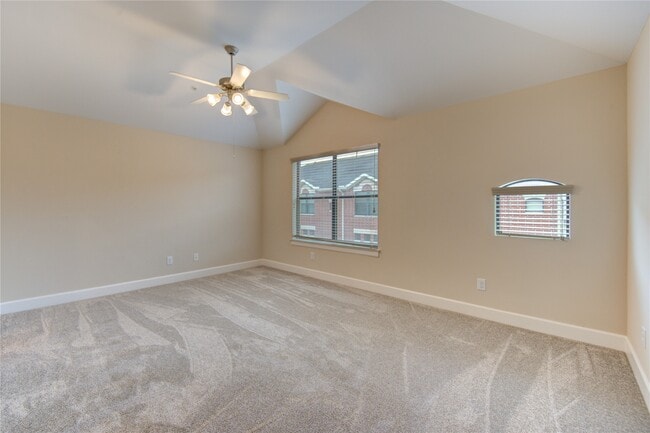 Building Photo - 11315 S Main St