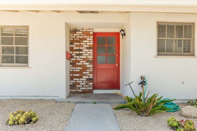 Building Photo - Charming 4-bedroom Single Story Newbury Park Home