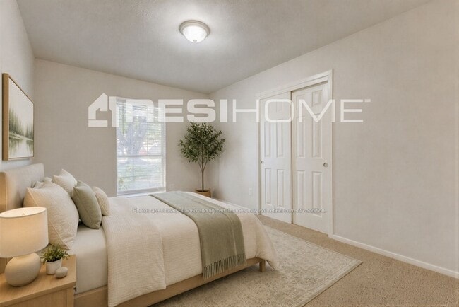 Building Photo - 347 Linklea Dr