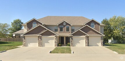 Building Photo - Where comfort meets convenience in a commu...