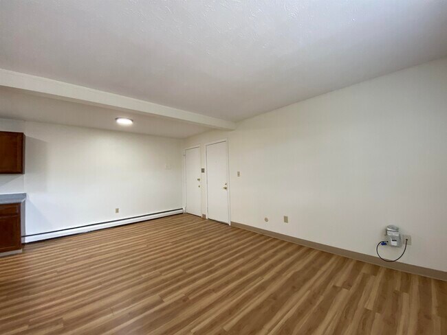 Building Photo - 3981 Brown Ave