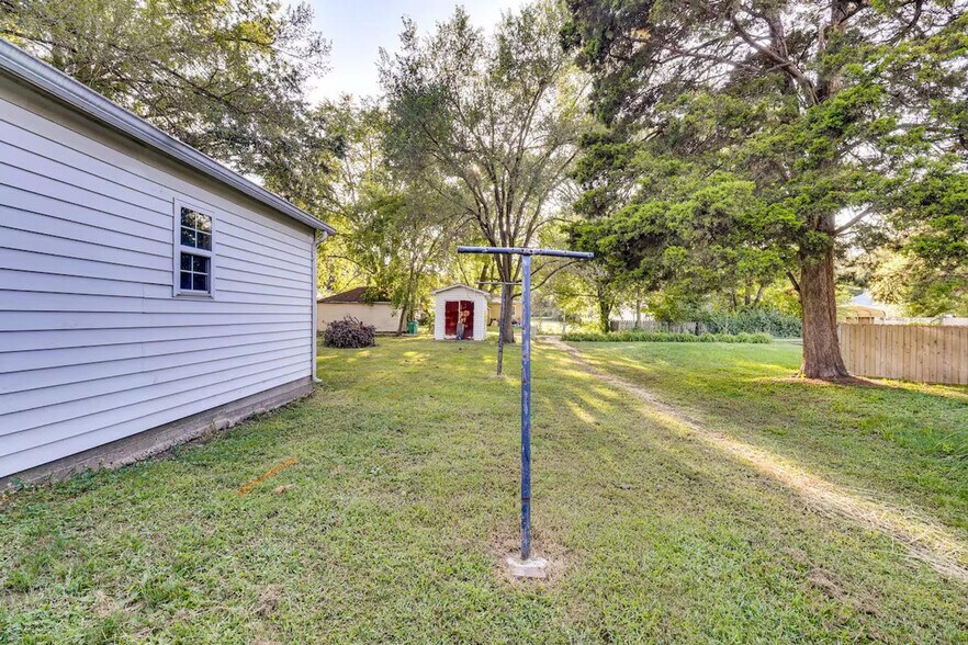 Building Photo - 1115 N Illinois Ave