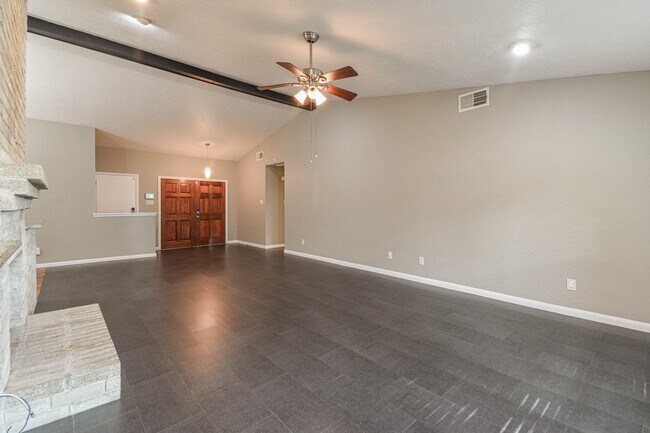 Building Photo - 8806 Lakeside Forest Dr