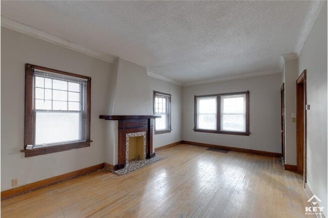 Building Photo - 1608 W Pine St