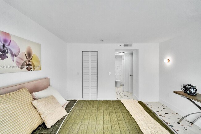 Building Photo - 3527 NE 168th St