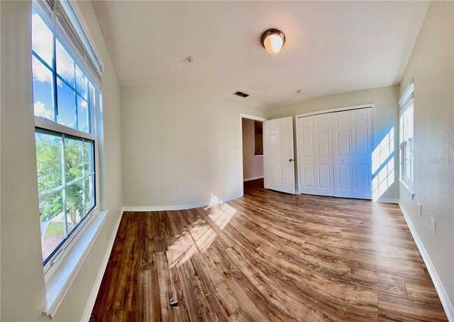 Building Photo - 5479 Vineland Rd