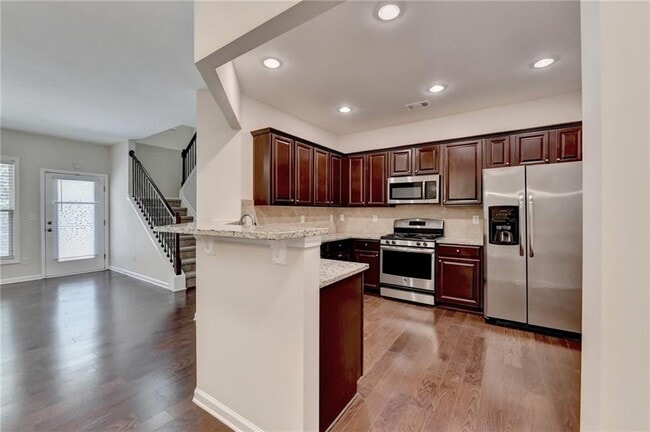 Building Photo - 2152 Greencrest Cir