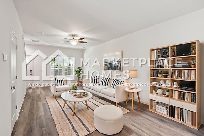 Building Photo - 3719 Oakwood Rd