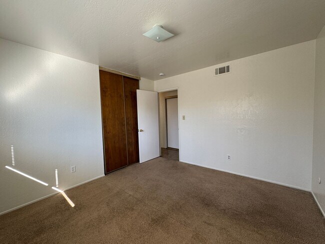 Building Photo - Four Bed, Two Bath Home In North Stockton