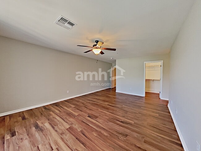 Building Photo - 20737 W Stone Hill Rd