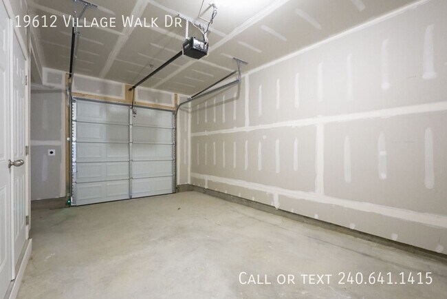 Building Photo - 19612 Village Walk Dr