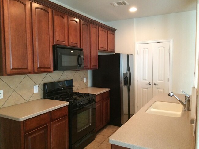 Building Photo - 8924 Stargazer Dr