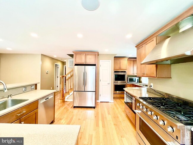 Building Photo - 6605 Keene Dr
