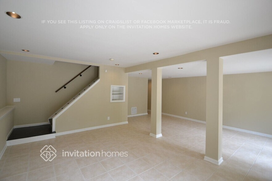 Building Photo - 6175 Golden Landing