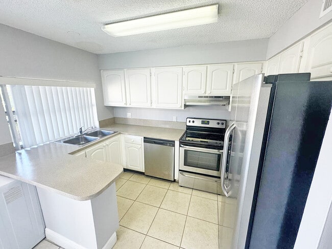 Building Photo - 4411 Treehouse Ln
