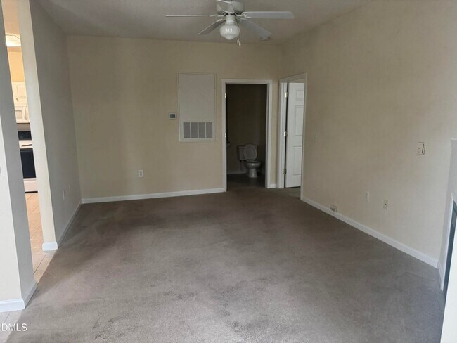 Building Photo - Special Rate! SPACIOUS 1 Bed 1.5 Bath Condo with Sunroom and AMENITIES!!!